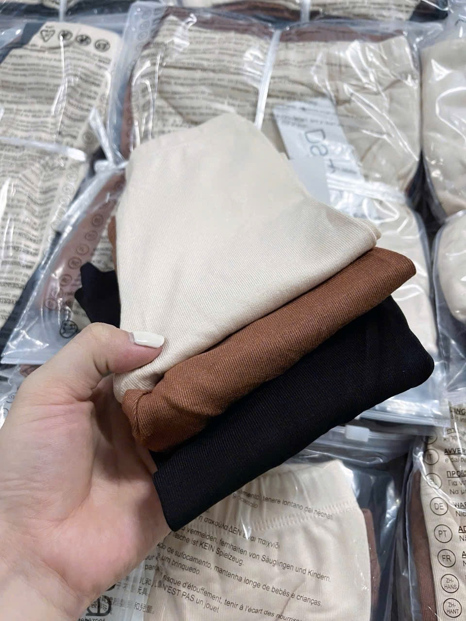 QB303 - SET 3 QUẦN ĐÙI LEGGING NGỐ BÉ GÁI đen nâu be