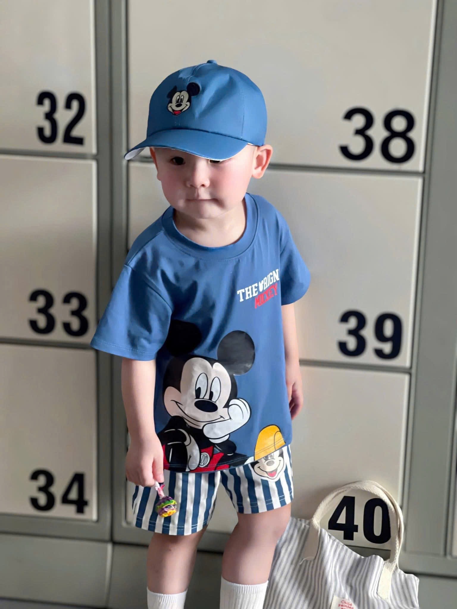 T645 - BỘ ĐÙI BÉ TRAI ÁO XANH MICKEY QUẦN SỌC KÈM MŨ