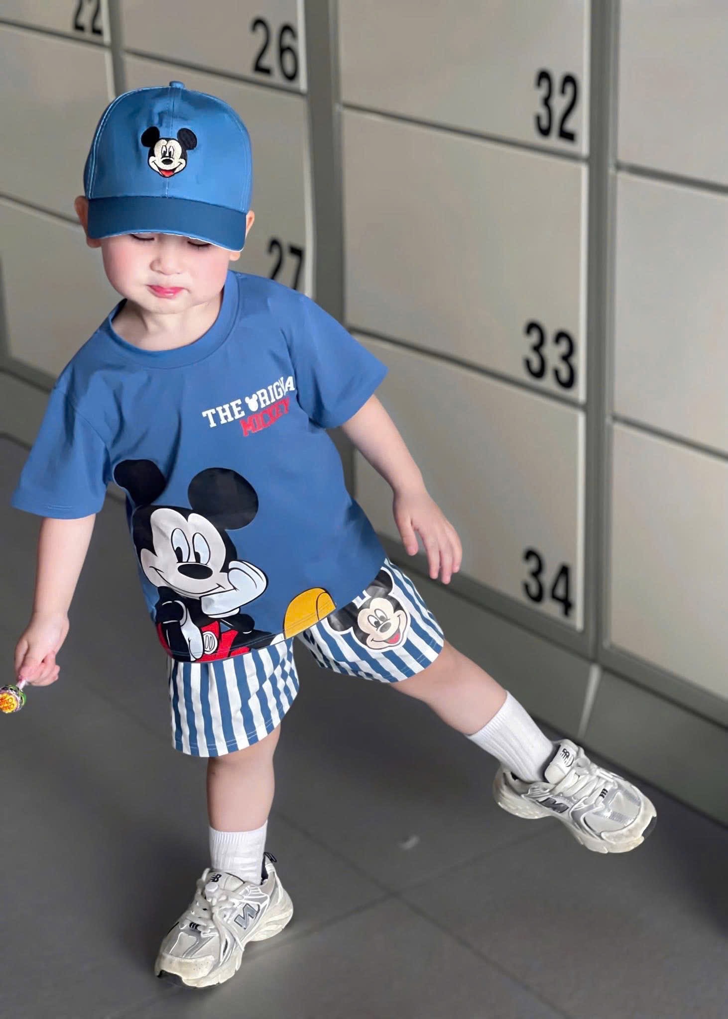 T645 - BỘ ĐÙI BÉ TRAI ÁO XANH MICKEY QUẦN SỌC KÈM MŨ
