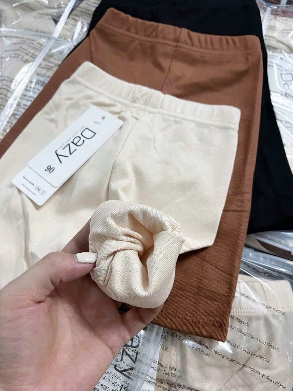 QB303 - SET 3 QUẦN ĐÙI LEGGING NGỐ BÉ GÁI đen nâu be