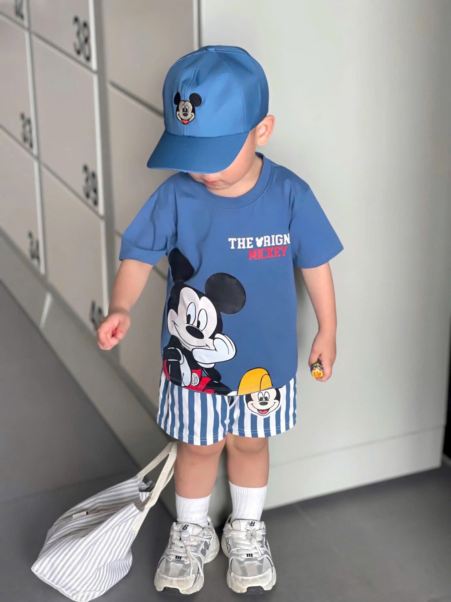 T645 - BỘ ĐÙI BÉ TRAI ÁO XANH MICKEY QUẦN SỌC KÈM MŨ