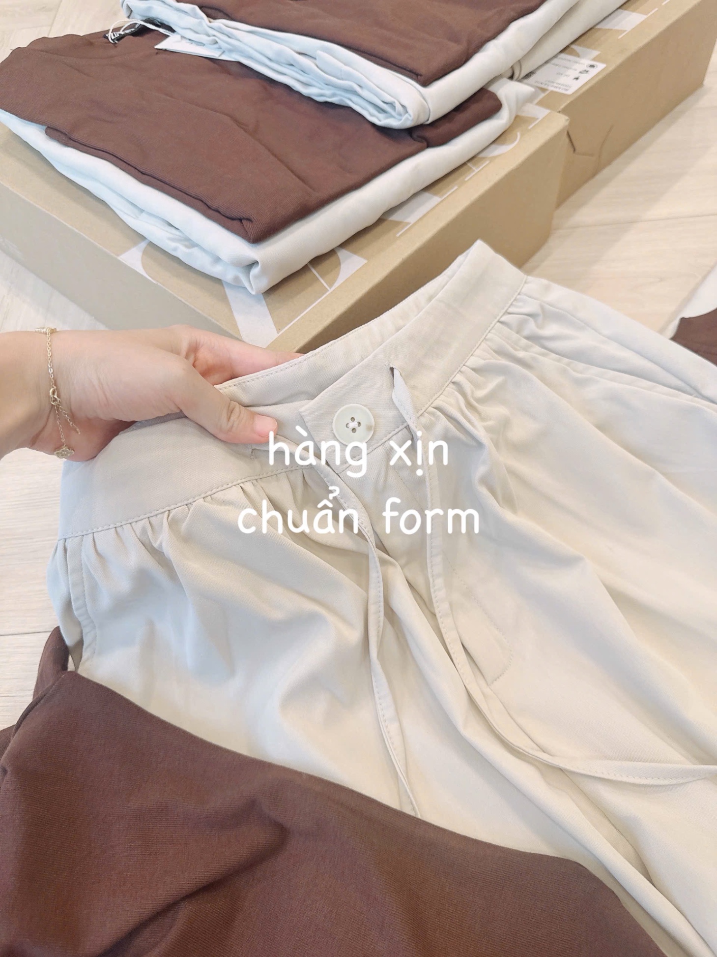 S968 - SET ÁO NÂU alo QUẦN SUÔNG BE