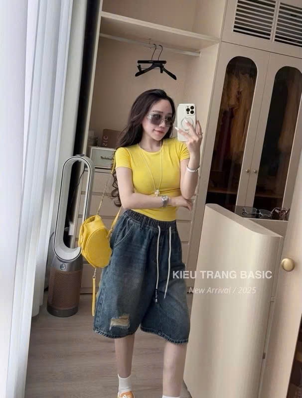 S975 - SET NỮ ÁO ZIP VÀNG QUẦN BÒ NGỐ RÁCH