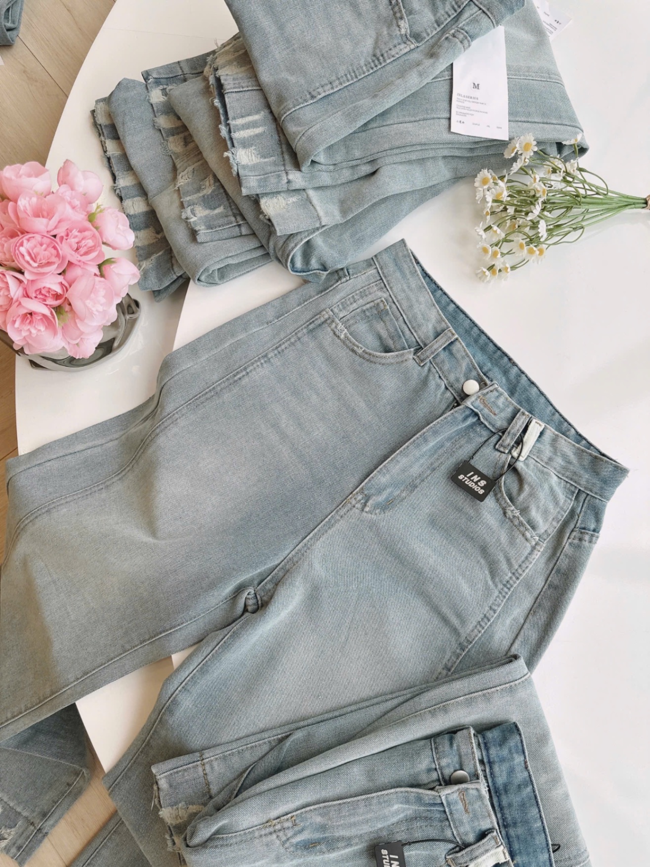 QNU591 - QUẦN JEANS SUÔNG XANH GÂN SỌC RÁCH GẤU
