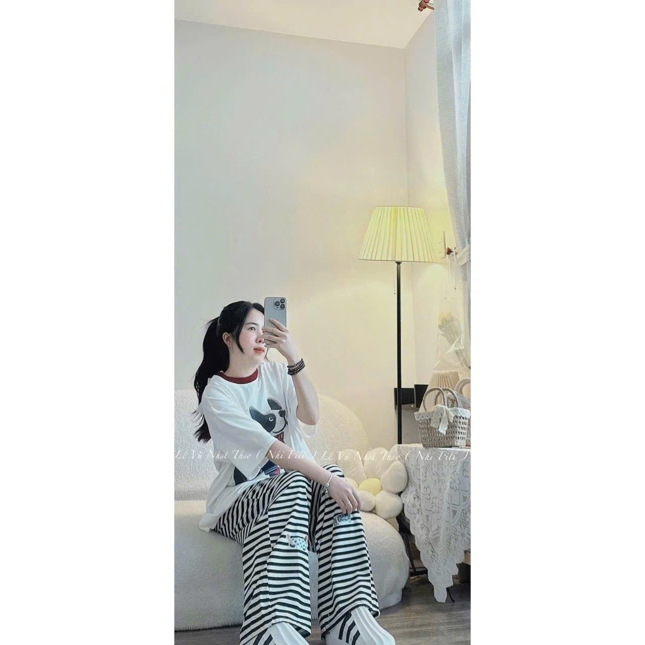 S978 - BỘ NỮ ÁO TRẮNG CHÓ UN FOR QUẦN KẺ NGANG