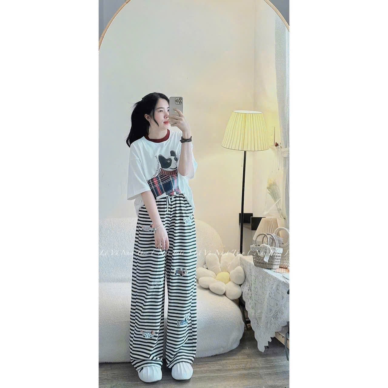 S978 - BỘ NỮ ÁO TRẮNG CHÓ UN FOR QUẦN KẺ NGANG