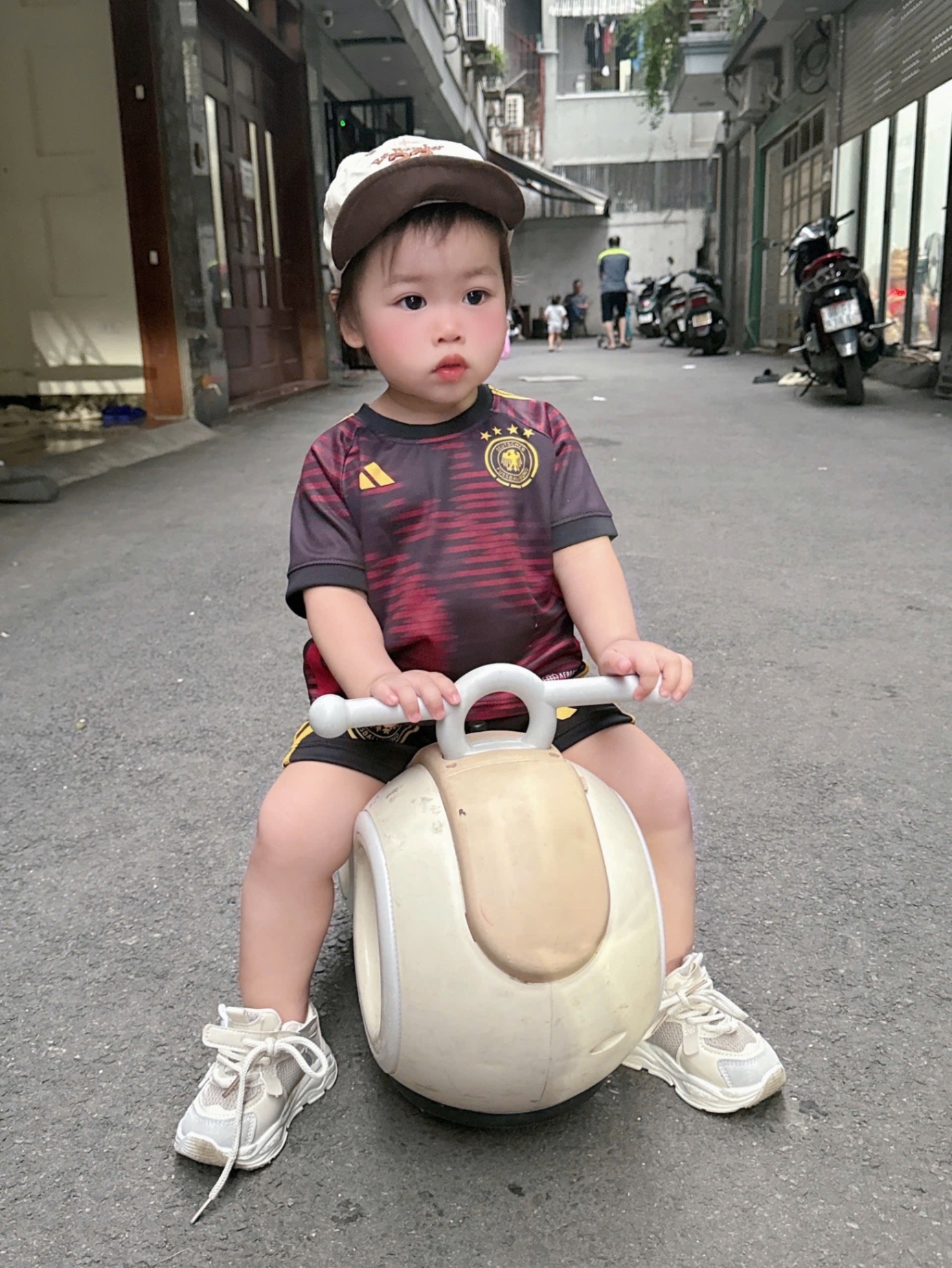 T661 - SET 2 BỘ ĐÙI BÉ TRAI THỂ THAO PHỐI VIỀN LOANG ĐỎ ĐEN