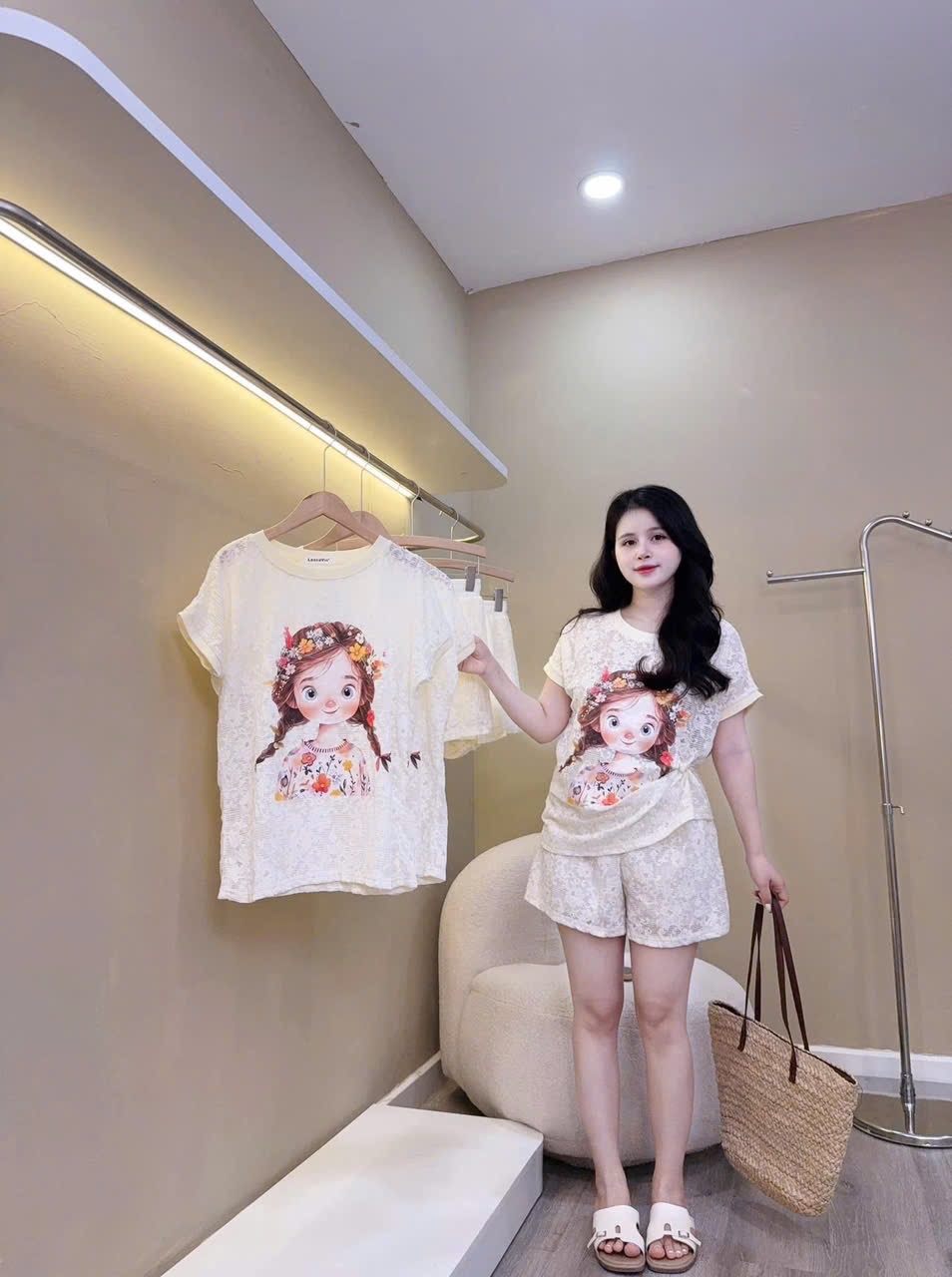 S981 - SET REN NỮ QC MÀU BE CÔ GÁI HOA QUẦN 2 LỚP