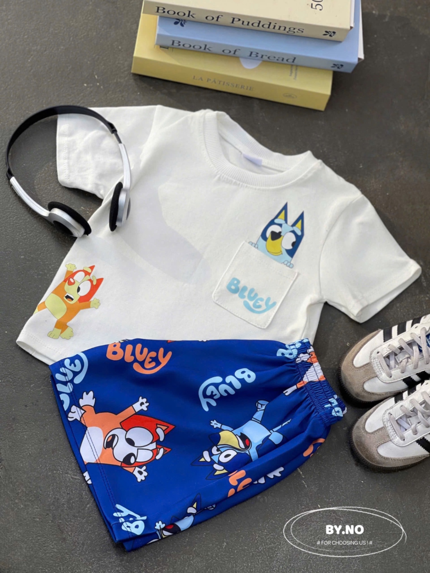 T668 - BỘ ĐÙI BÉ TRAI ÁO TRẮNG BLUEY QUẦN XANH