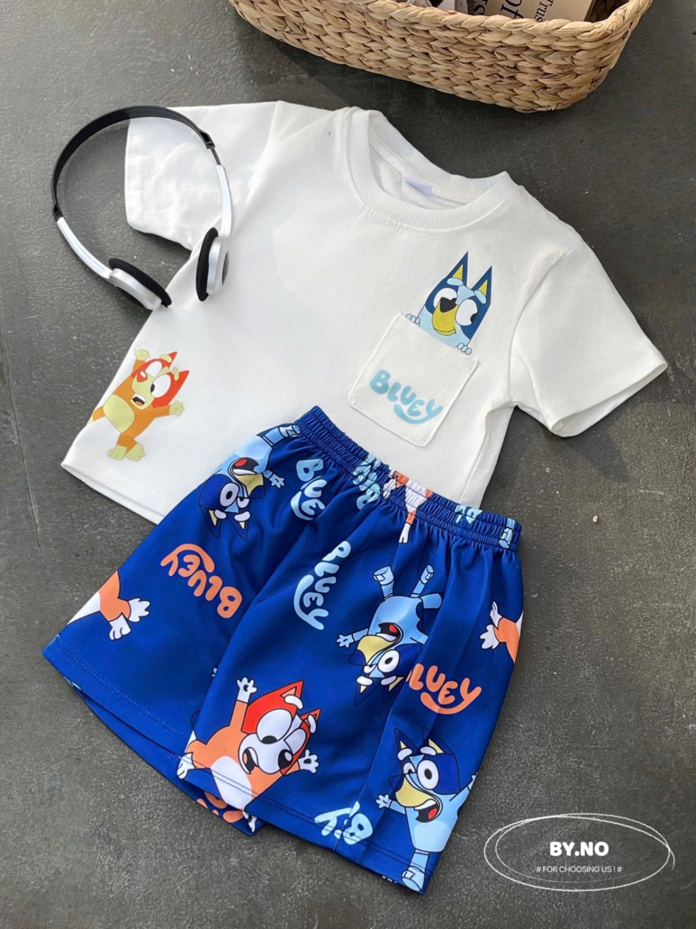 T668 - BỘ ĐÙI BÉ TRAI ÁO TRẮNG BLUEY QUẦN XANH