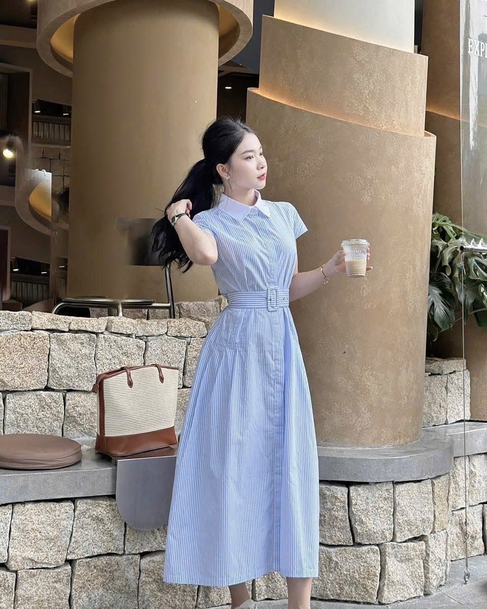 V472 - VÁY SƠ MI XANH SỌC CỔ TRẮNG KÈM ĐAI