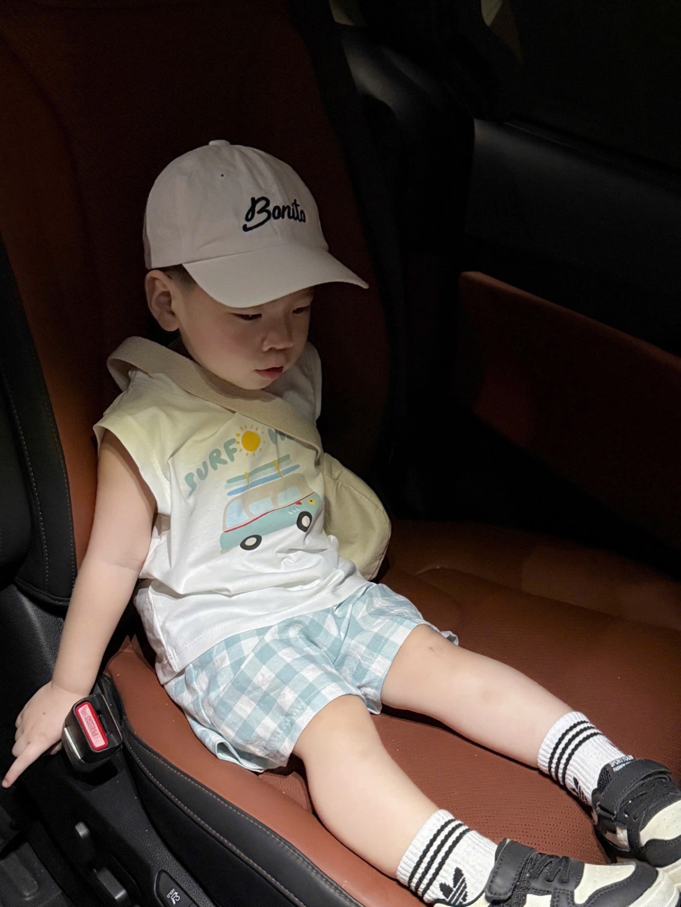 T682 - BỘ ĐÙI BÉ TRAI ÁO BA LỖ TRẮNG SURF VIBES QUẦN KẺ XANH