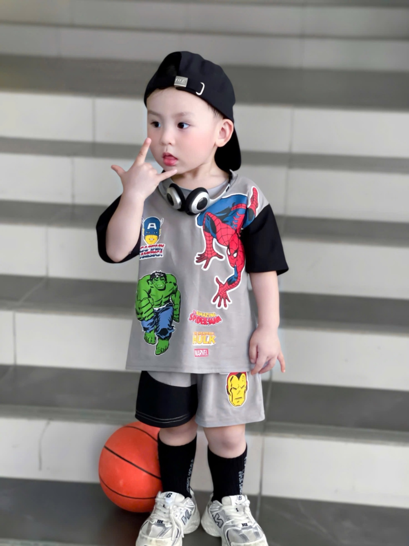 T675 - BỘ ĐÙI BÉ TRAI XÁM SIÊU NHÂN PHỐI TAY ĐEN