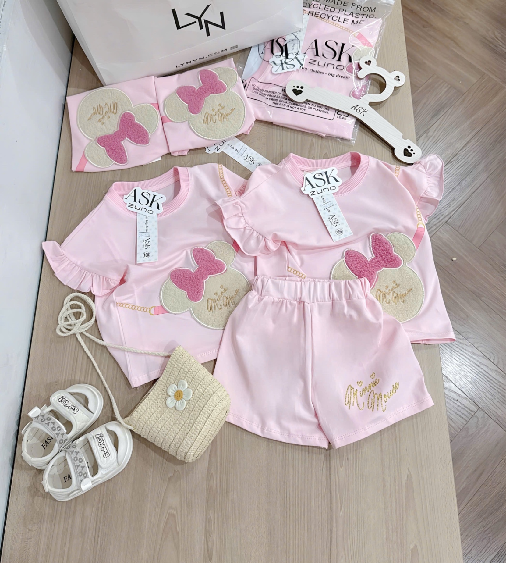 G603 - BỘ ĐÙI BÉ GÁ TAY BÈO MINNIE NƠ HỒNG