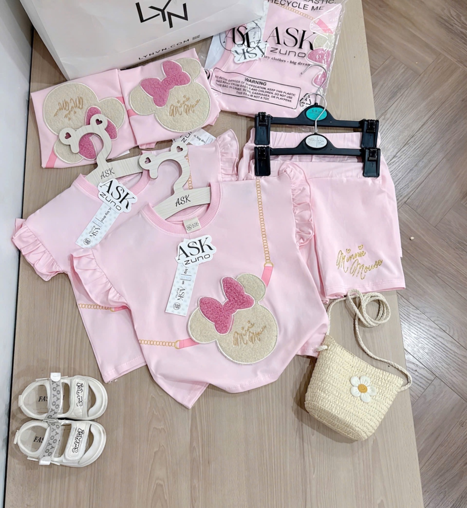 G603 - BỘ ĐÙI BÉ GÁ TAY BÈO MINNIE NƠ HỒNG