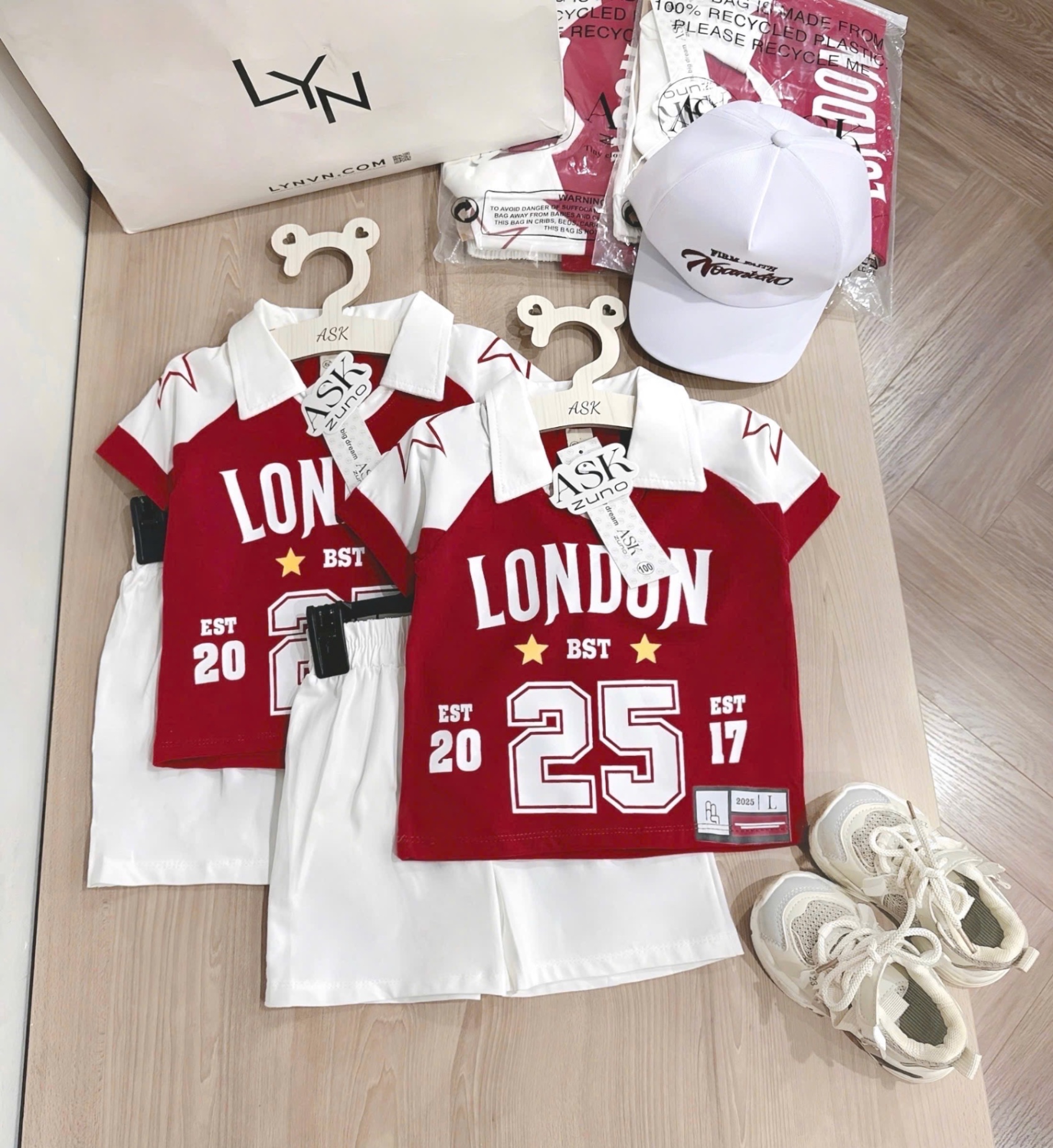 T681 - BỘ ĐÙI BÉ TRAI ÁO ĐỎ LONDON 25 KÈM MŨ