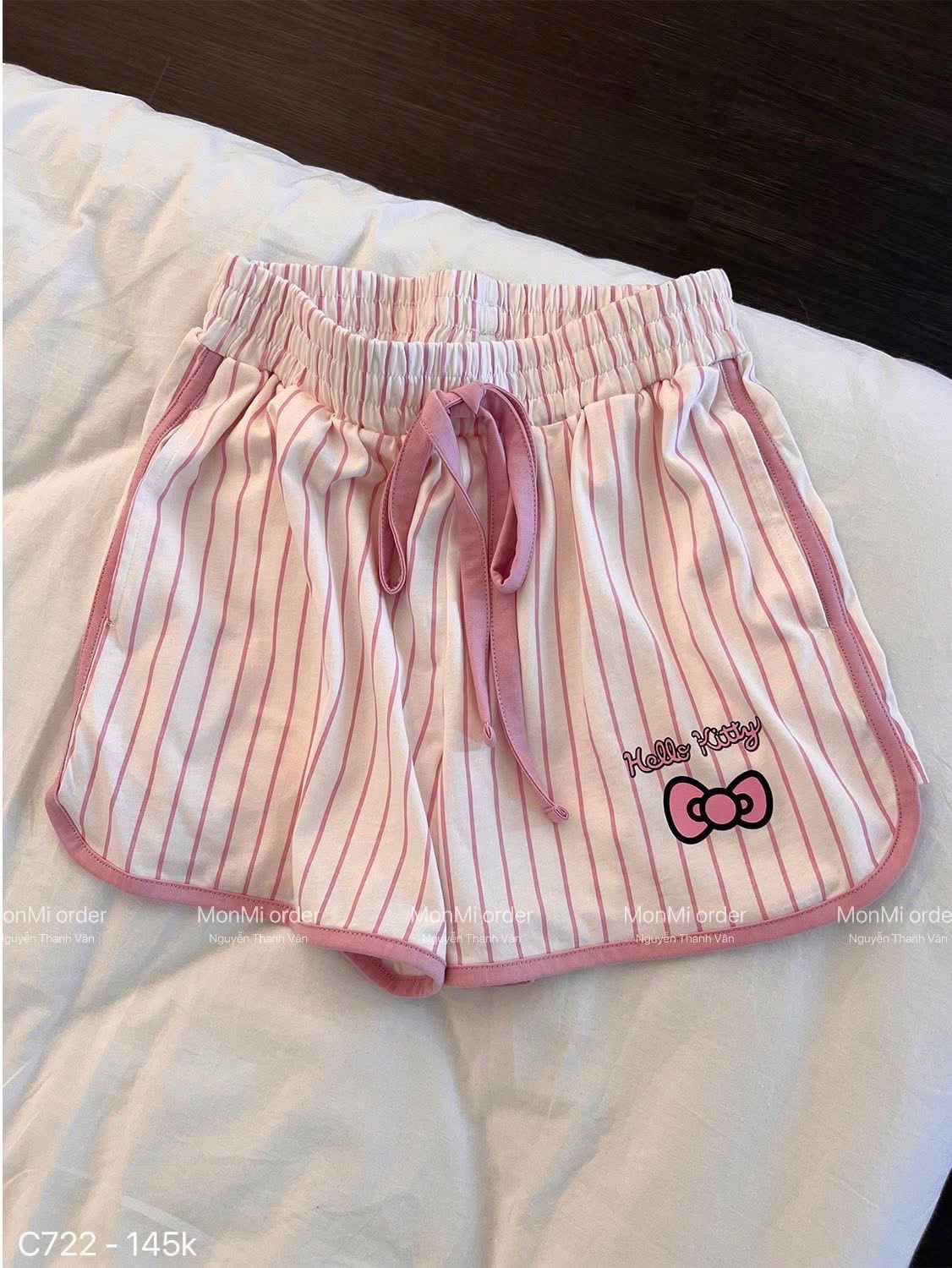 S013 - BỘ ĐÙI NỮ BA LỖ KITTY CỔ V HỒNG SỌC