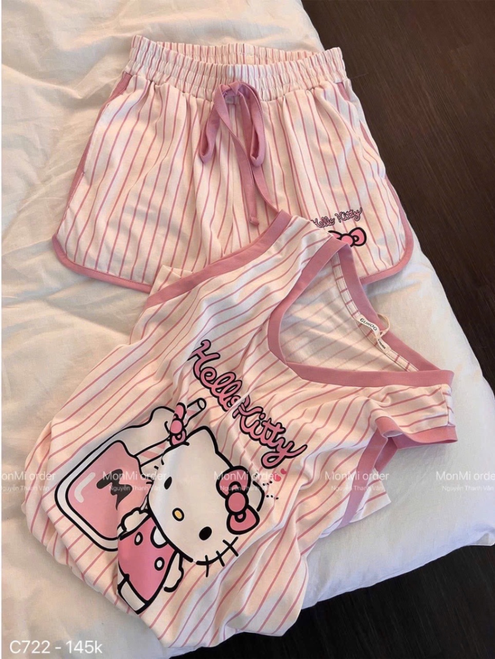 S013 - BỘ ĐÙI NỮ BA LỖ KITTY CỔ V HỒNG SỌC