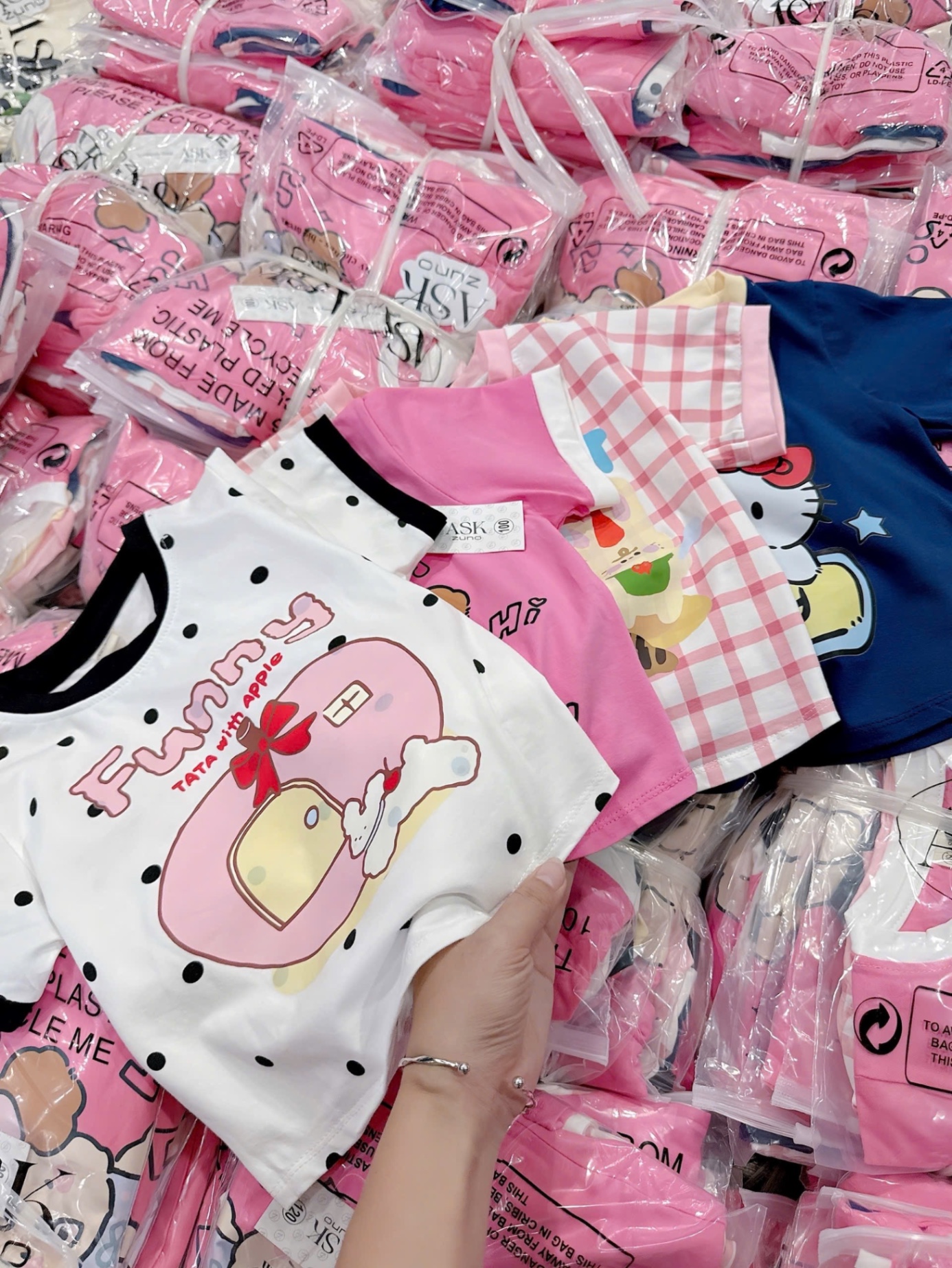 AB719 - SET 4 ÁO BÉ GÁI CỘC KITTY GẤU PUPPY HỒNG