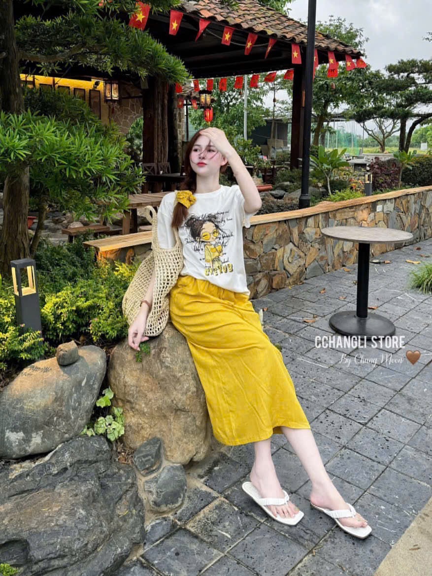 S017 - SET NỮ ÁO TRẮNG CÔ GÁI CHERUB CVAY VÀNG