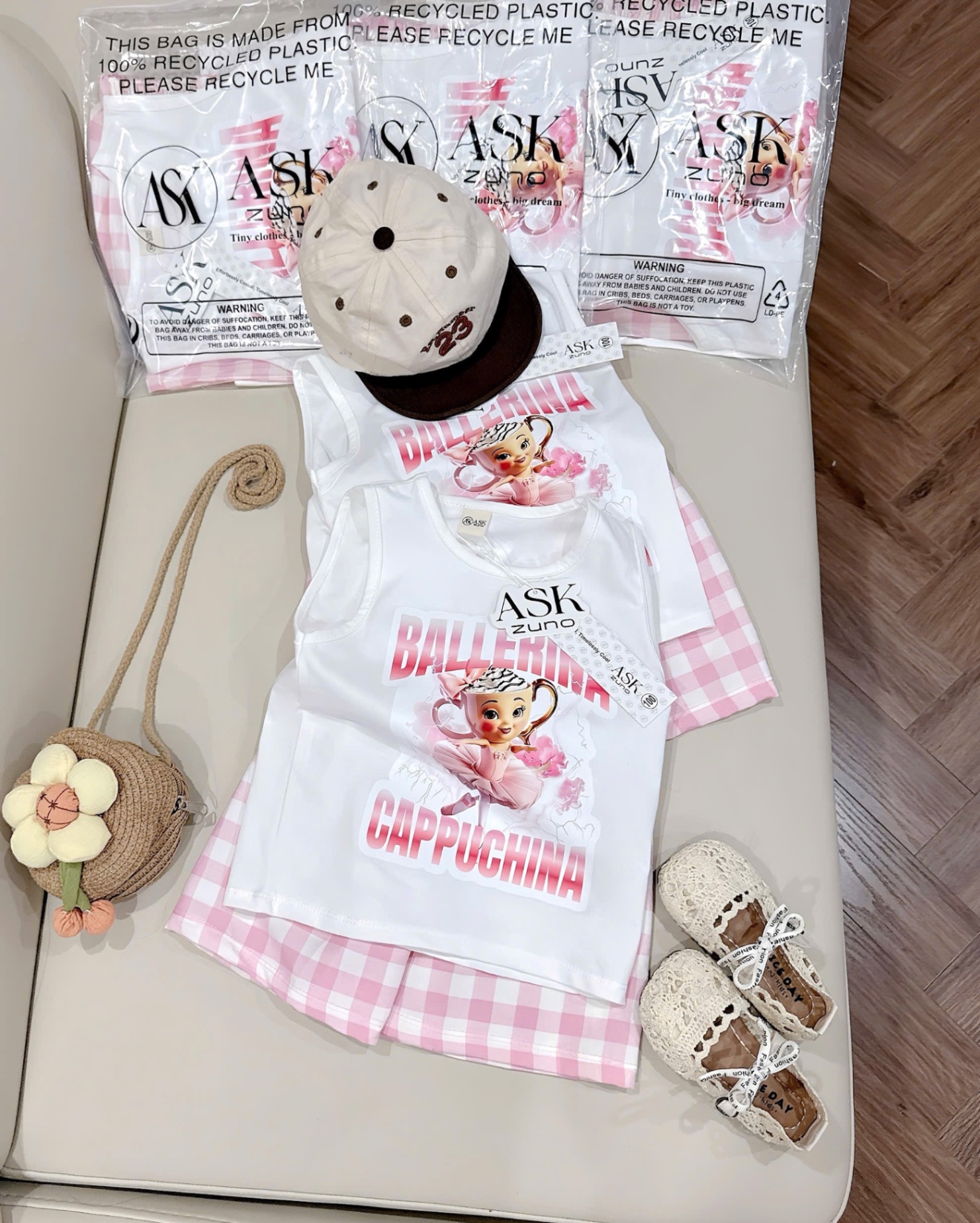 G614 - BỘ ĐÙI BÉ GÁI ÁO TRẮNG BALLERINA QUẦN KẺ