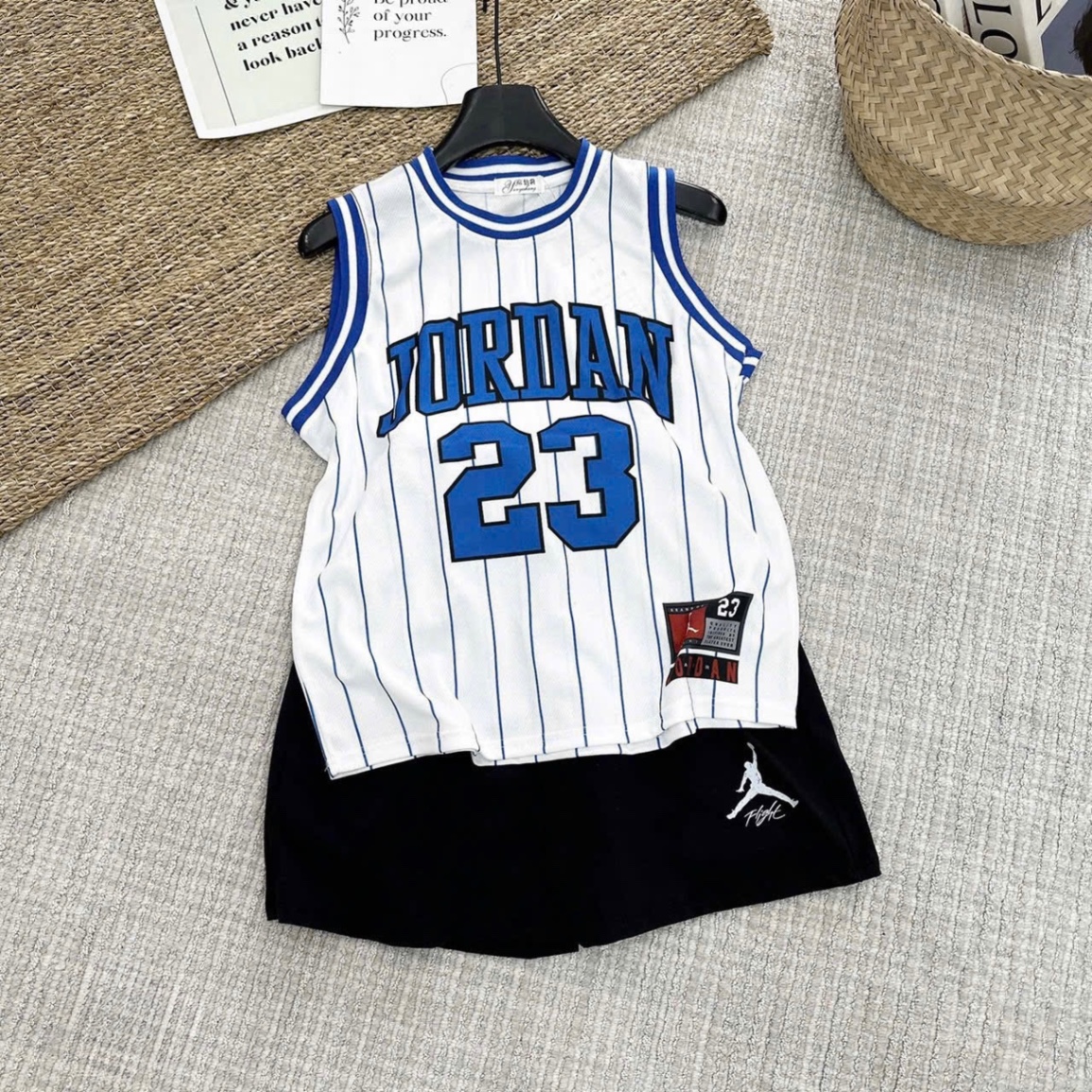 T687 - BỘ ĐÙI BÉ TRAI SIZE ĐẠI ÁO BA LỖ TRẮNG JORDAN 23