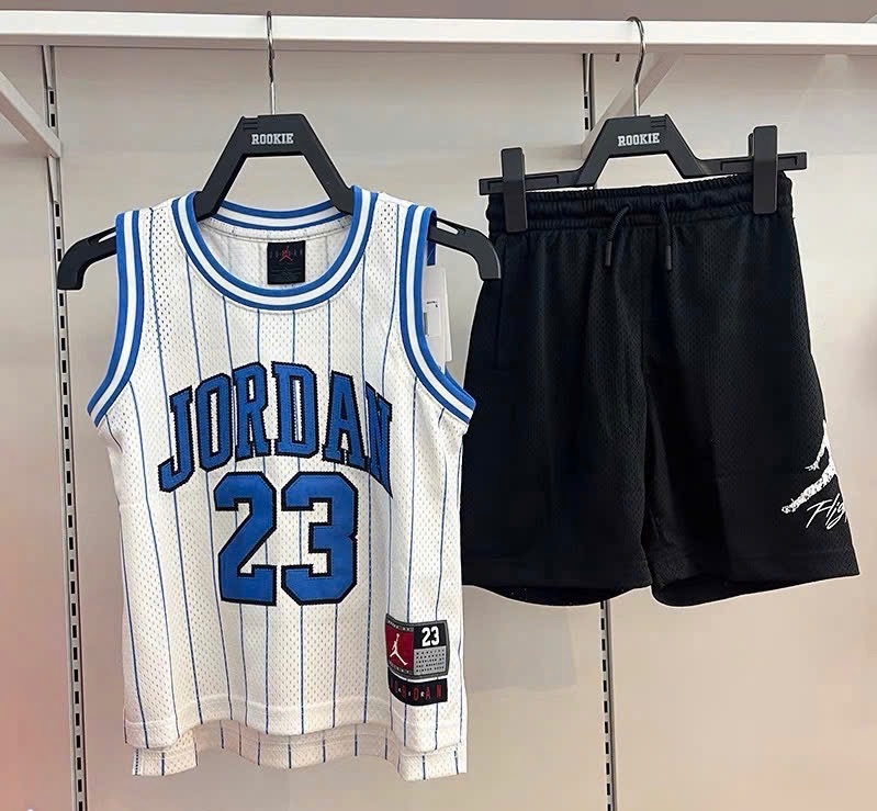 T687 - BỘ ĐÙI BÉ TRAI SIZE ĐẠI ÁO BA LỖ TRẮNG JORDAN 23