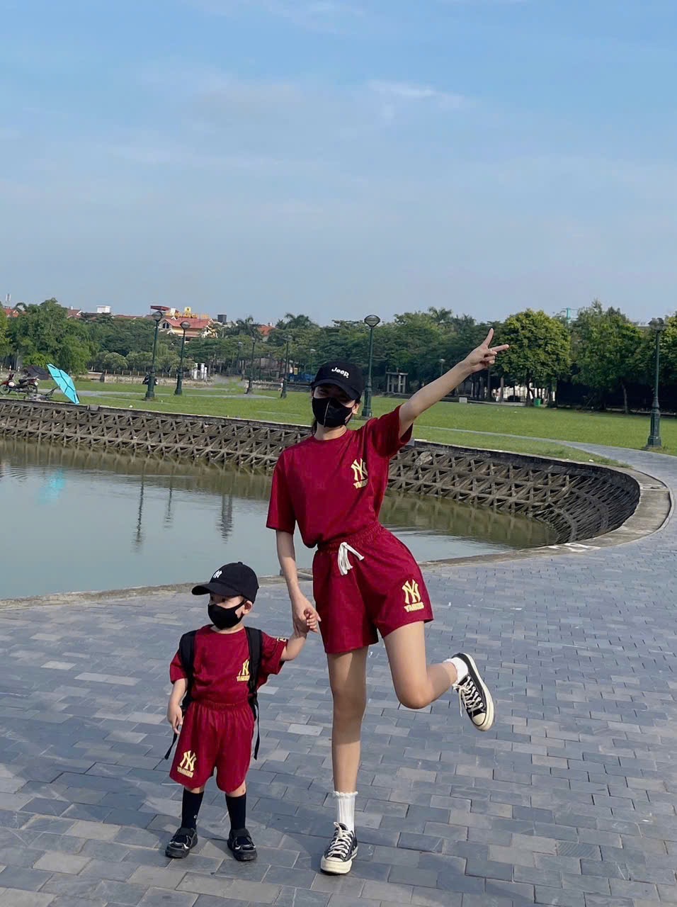 G616 - SET ĐỒ ĐÔI MẸ BÉ ĐỎ NY