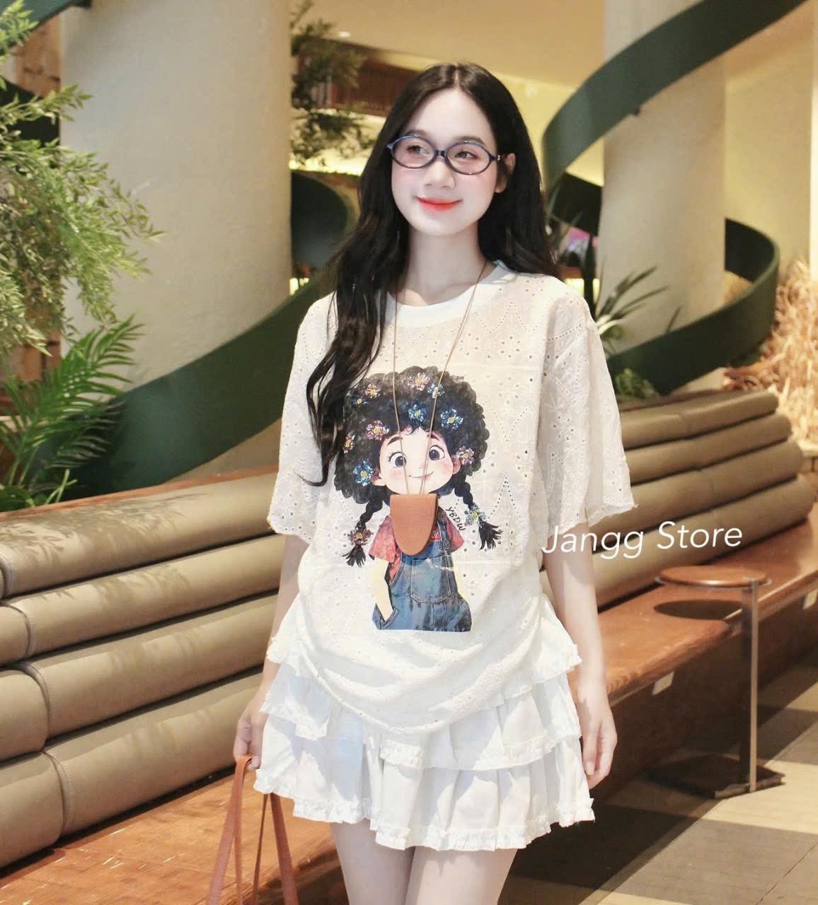 ANU226 - ÁO THÔ THÊU HOA CÔ GÁI TÓC XOĂN