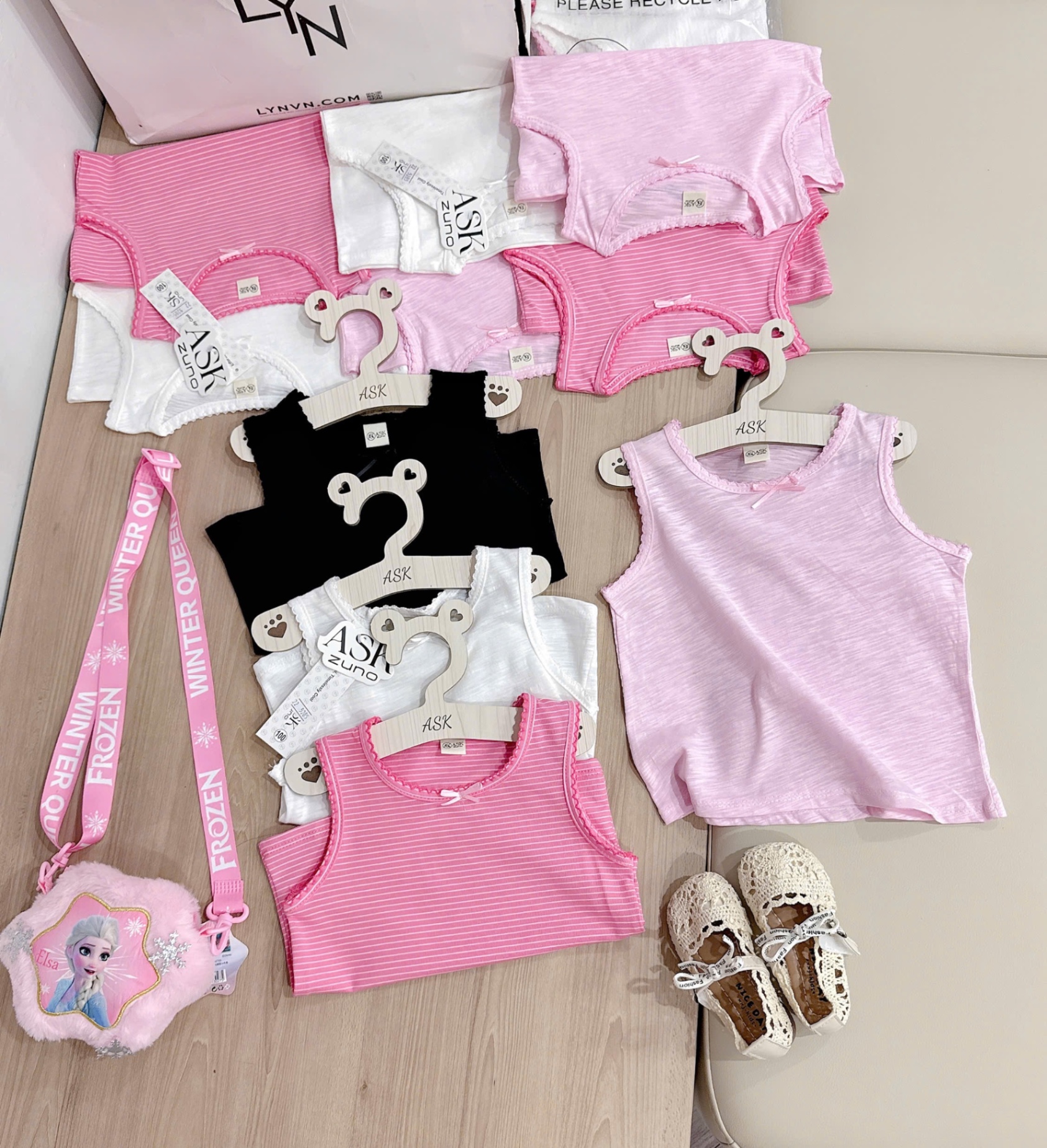 AB723 - SET 4 ÁO BÉ GÁI BA LỖ VIỀN REN NƠ đen hồng