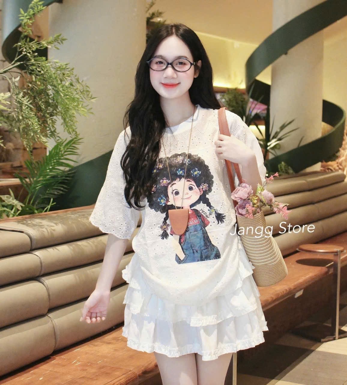 ANU226 - ÁO THÔ THÊU HOA CÔ GÁI TÓC XOĂN