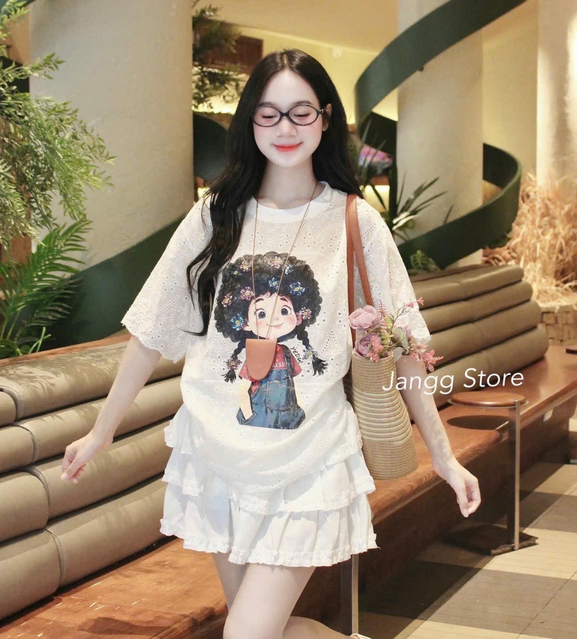 ANU226 - ÁO THÔ THÊU HOA CÔ GÁI TÓC XOĂN