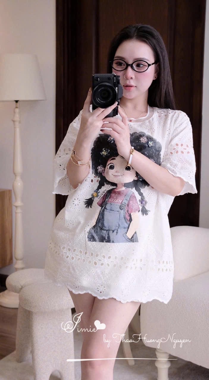 ANU226 - ÁO THÔ THÊU HOA CÔ GÁI TÓC XOĂN