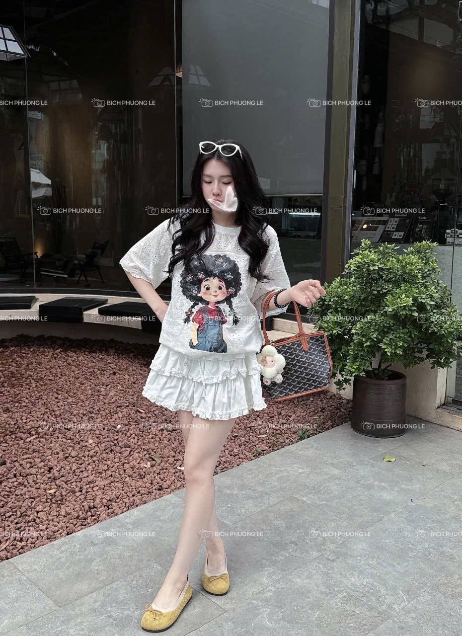 ANU226 - ÁO THÔ THÊU HOA CÔ GÁI TÓC XOĂN