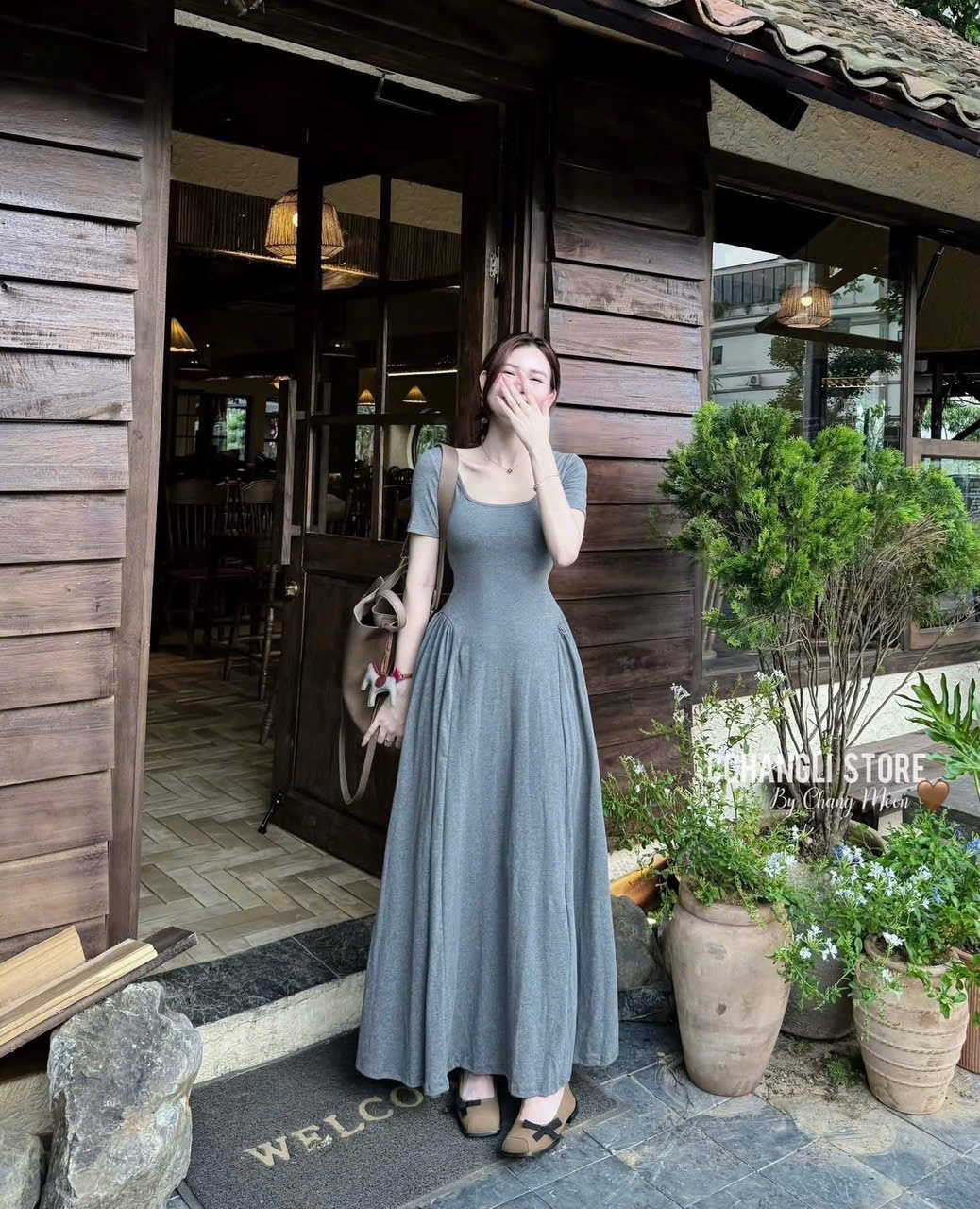 V475 - VÁY ZIP XOÈ CỔ U DÁNG DÀI