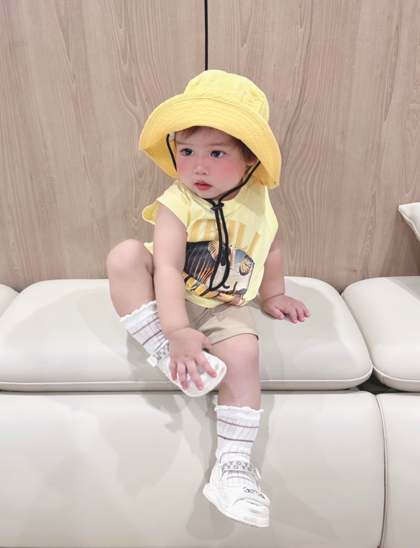 T725 - BỘ ĐÙI BÉ TRAI ÁO BA LỖ VÀNG LIRILI QUẦN NÂU