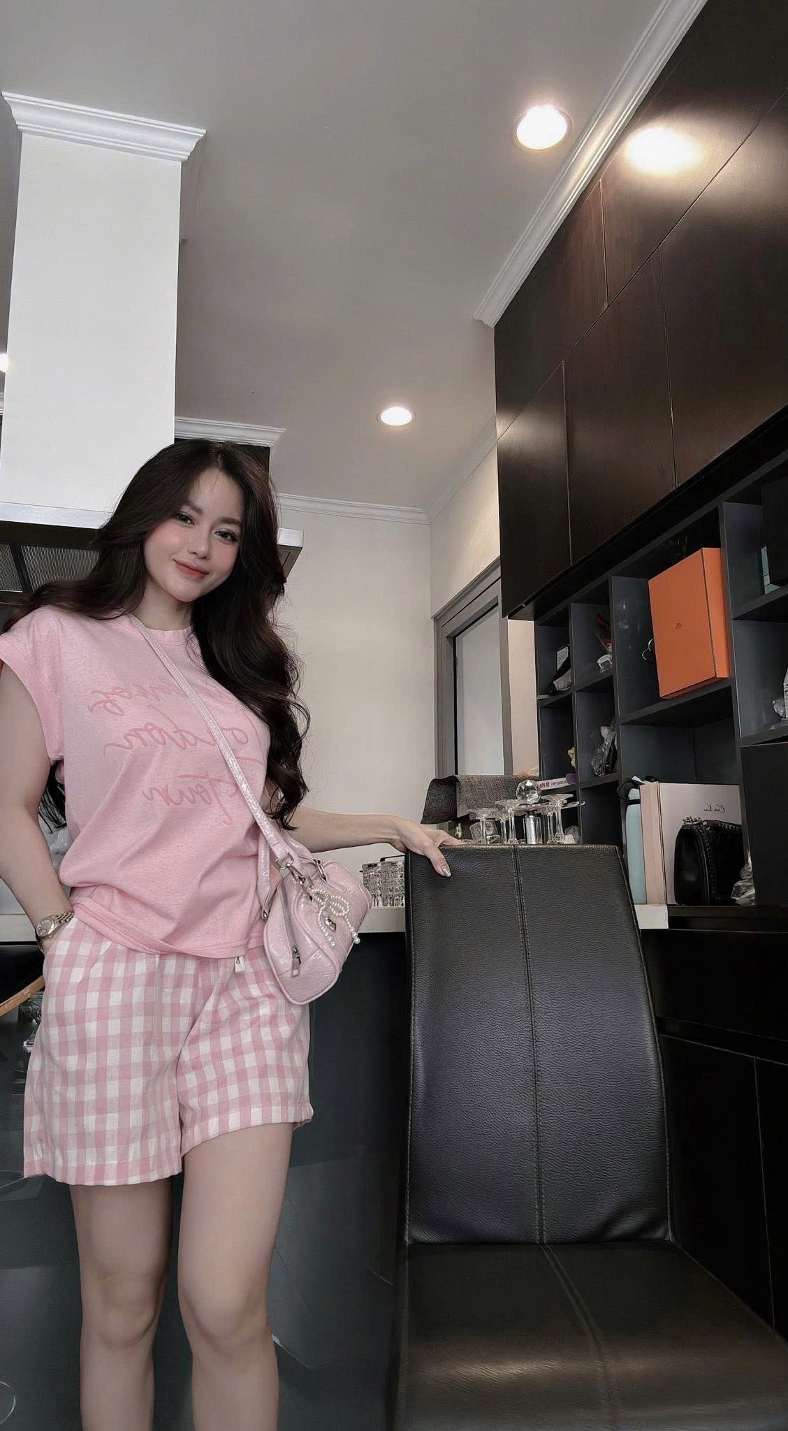 S041 - BỘ ĐÙI NỮ ÁO HỒNG the love QUẦN KẺ CARO