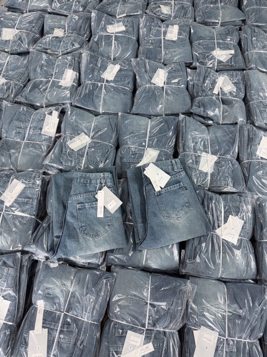QNU601 - QUẦN JEANS SUÔNG XANH GẤU 5CM