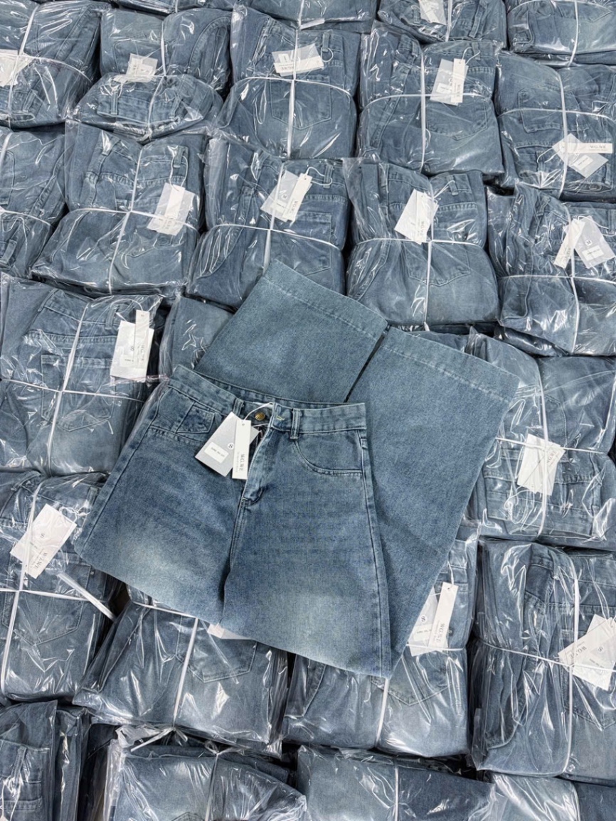 QNU601 - QUẦN JEANS SUÔNG XANH GẤU 5CM