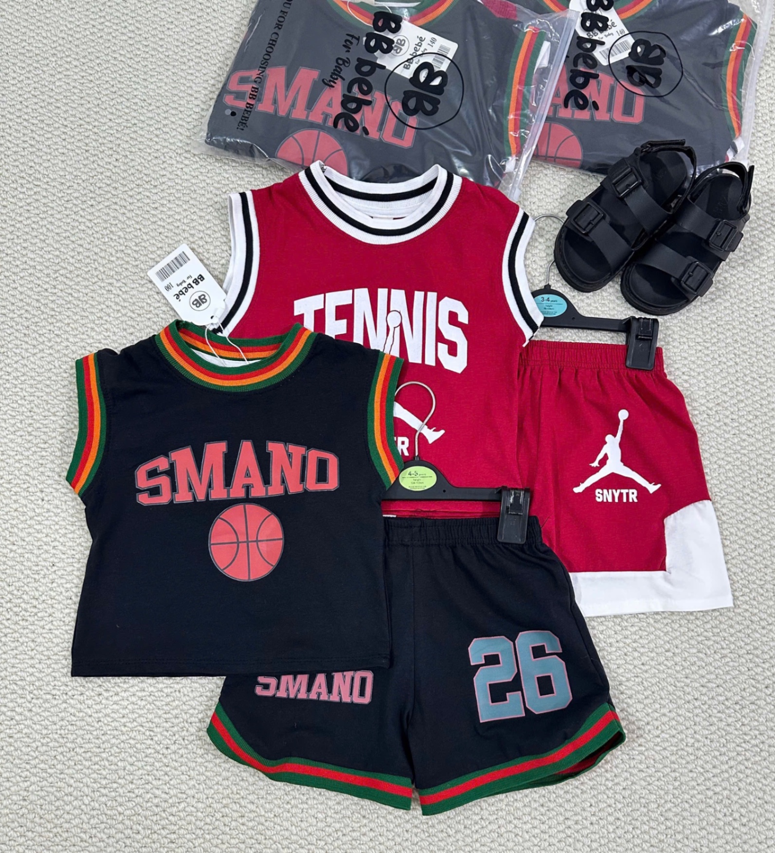 T730 - SET 2 BỘ ĐÙI BÉ TRAI ĐỎ ĐEN CỔ VIỀN TENNIS