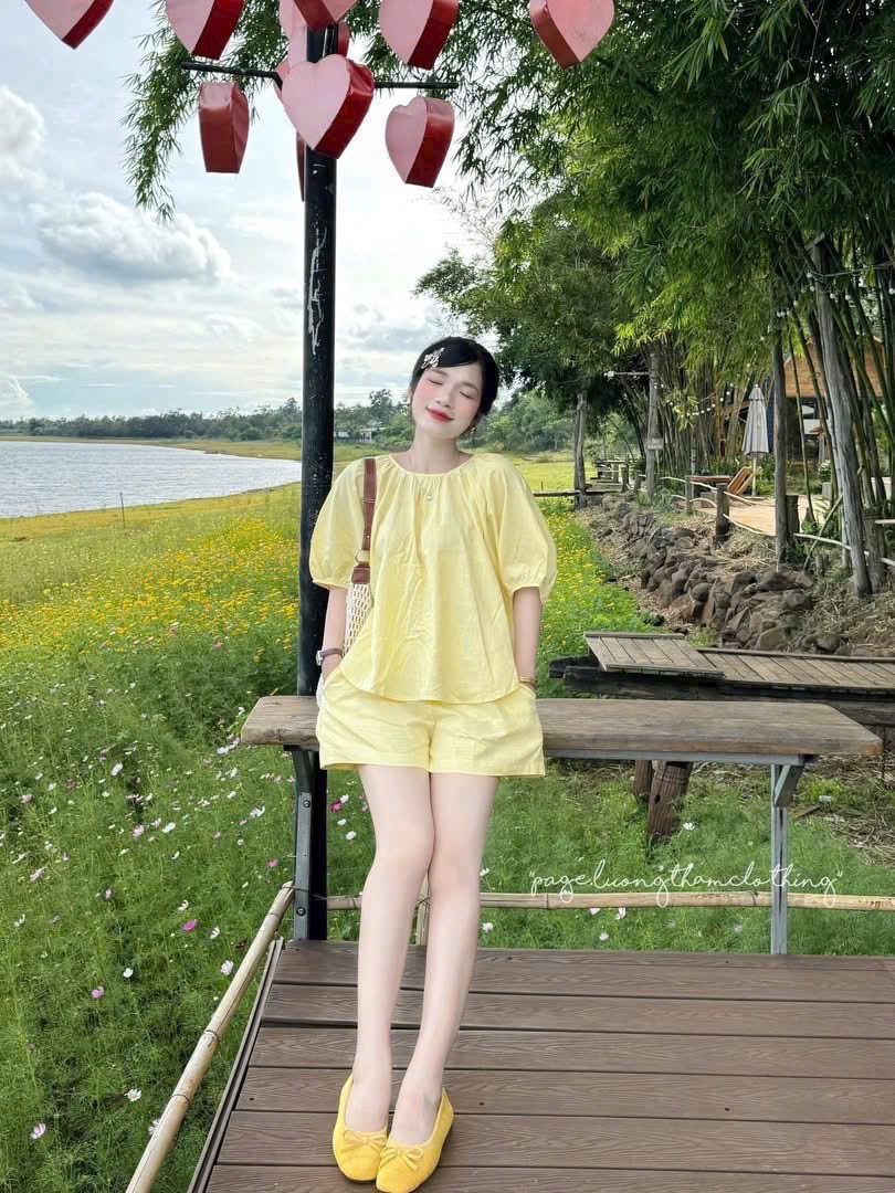 (hàng chờ) S053 - SET ÁO VÀNG TAY LỠ BỒNG QUẦN SOOC