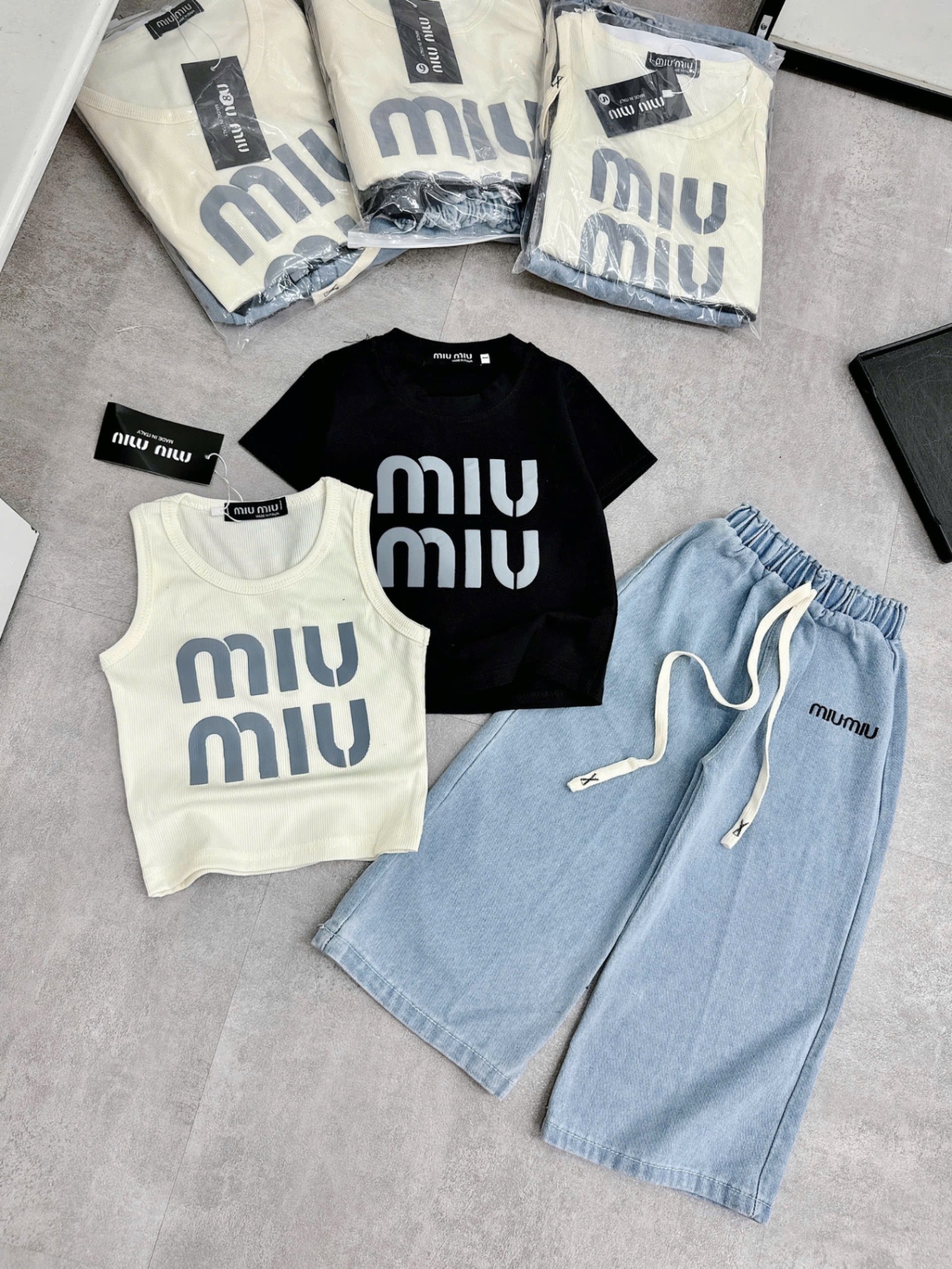 T733 - SET BÉ GÁI 3CT ÁO MIUMIU QUẦN BÒ SUÔNG