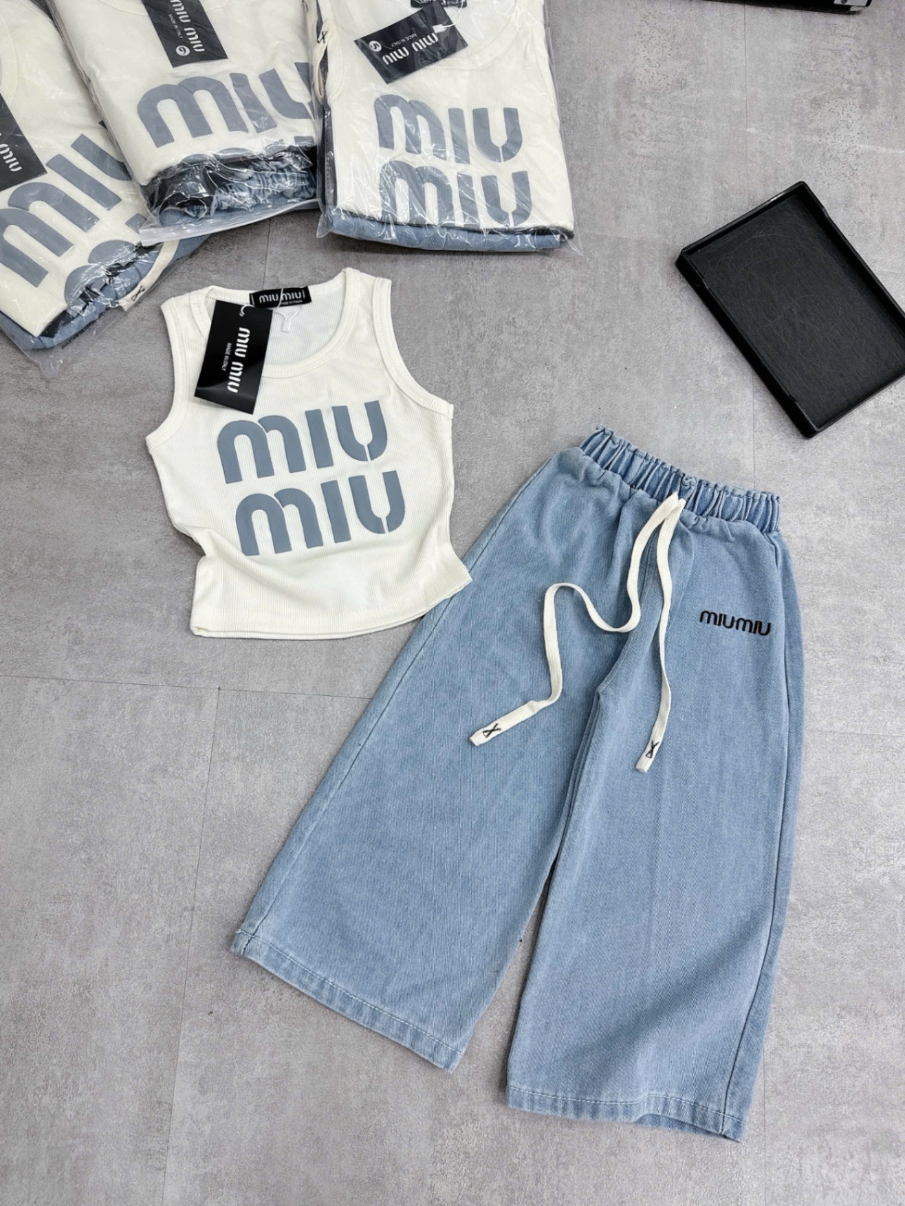 G631 - SET BÉ GÁI 3CT ÁO MIUMIU QUẦN BÒ SUÔNG