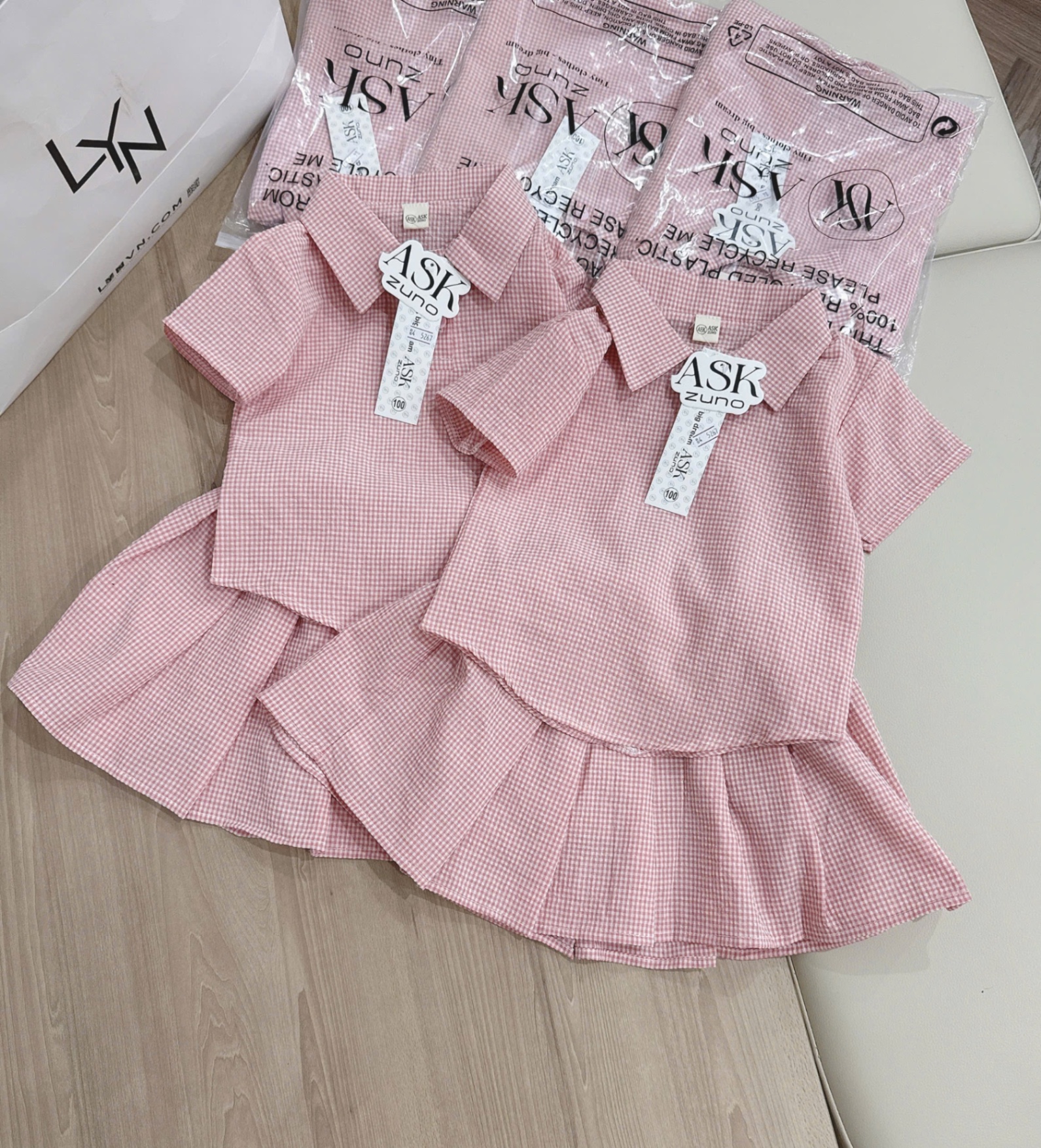 G630 - SET BÉ GÁI KẺ CARO HỒNG ÁO SƠ MI CVAY