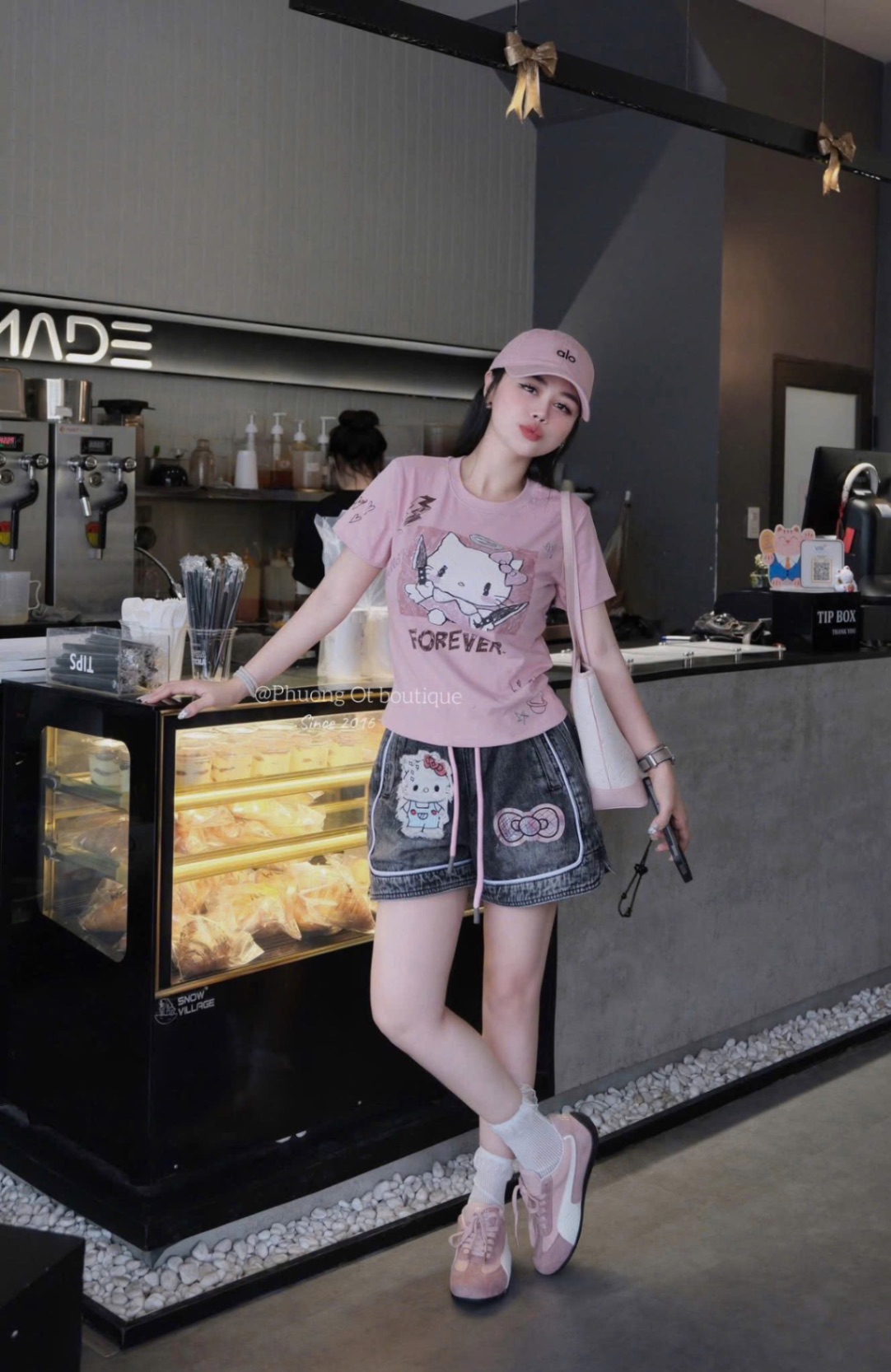 S054 - SET NỮ ÁO HỒNG KITTY QUẦN BÒ XÁM