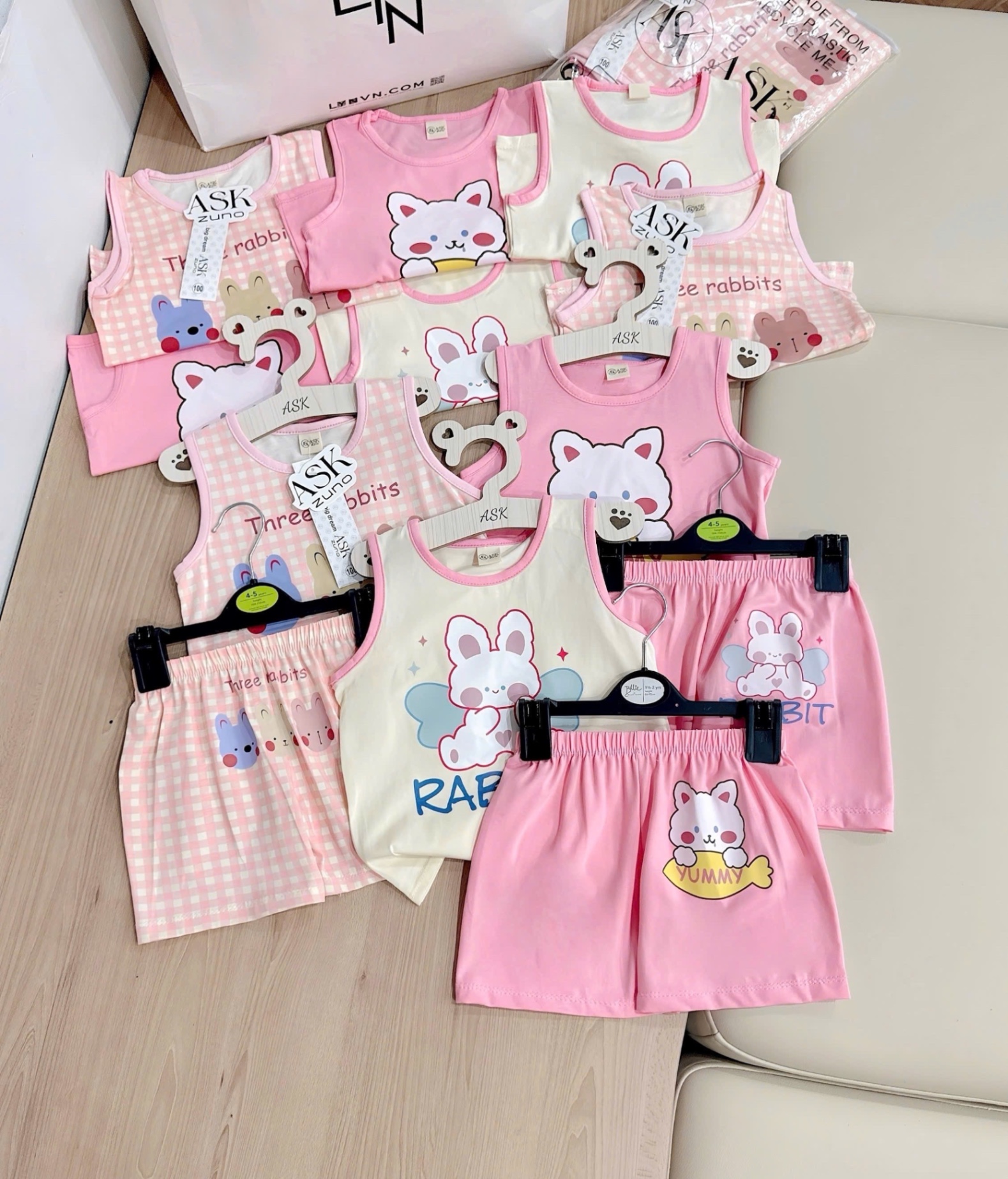 G633 - SET 3 BỘ ĐÙI BÉ GÁI BA LỖ THỎ hồng be