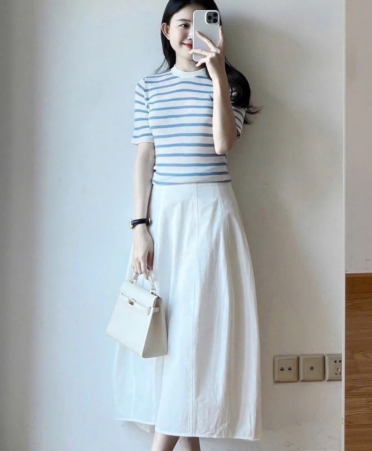 S066 - SET ÁO XANH KẺ NGANG CVAY TRẮNG DÀI