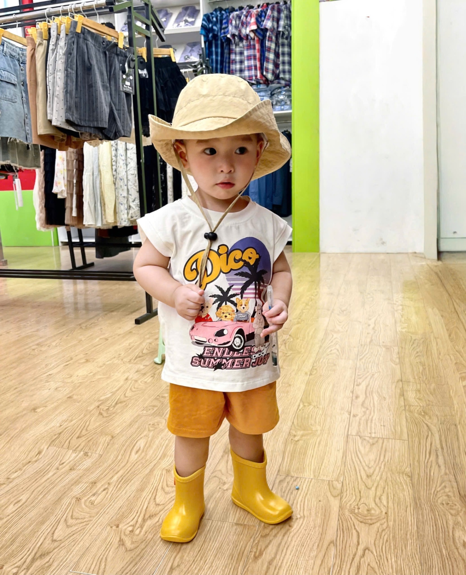 T737 - SET 2 BỘ ĐÙI BÉ TRAI BA LỖ TRẮNG CÂY DỪA SURFING