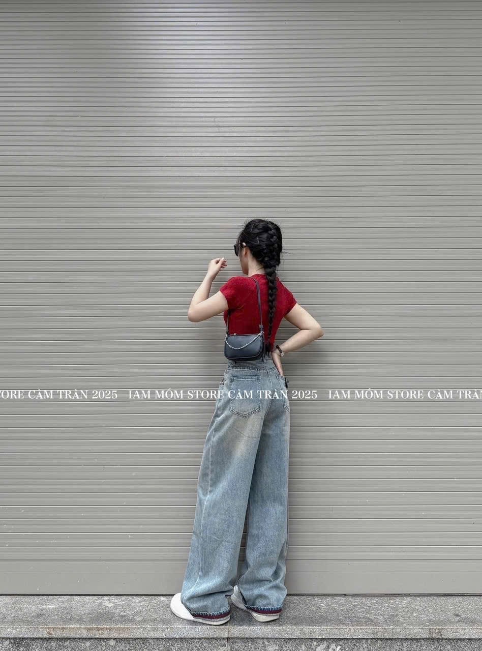 QNU605 - QUẦN JEANS SUÔNG XANH PHỐI GẤU CẠP ĐỎ