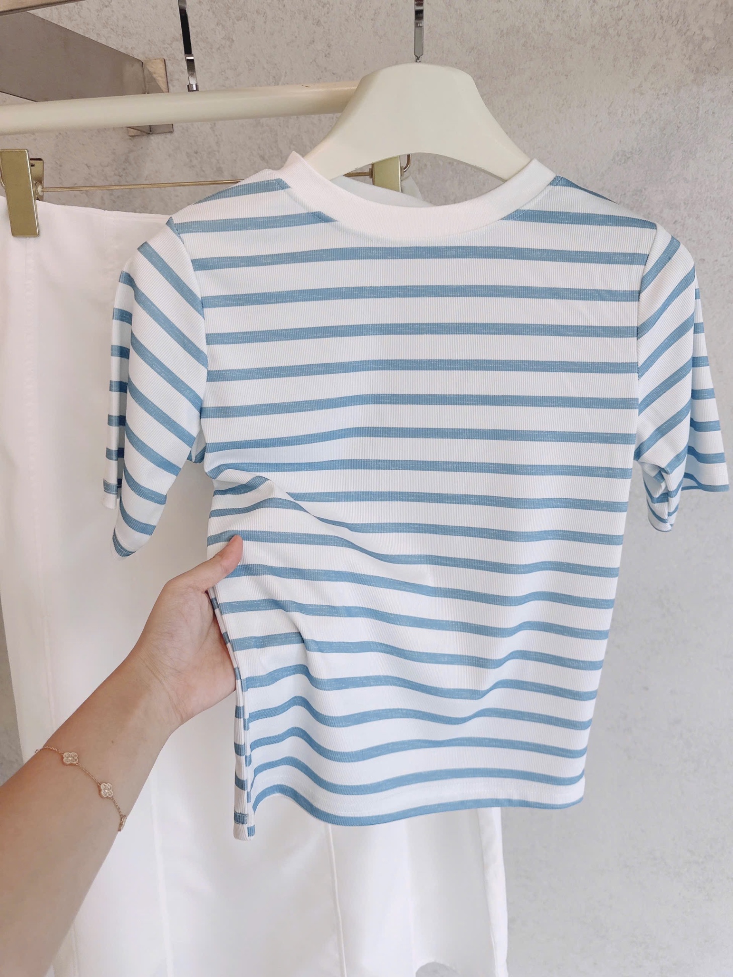 S066 - SET ÁO XANH KẺ NGANG CVAY TRẮNG DÀI